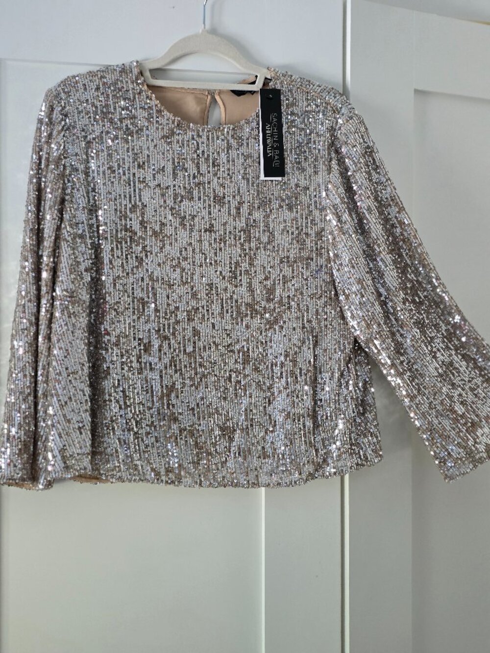 SACHIN &BABI SEQUIN TOP SIZE MED SILVER